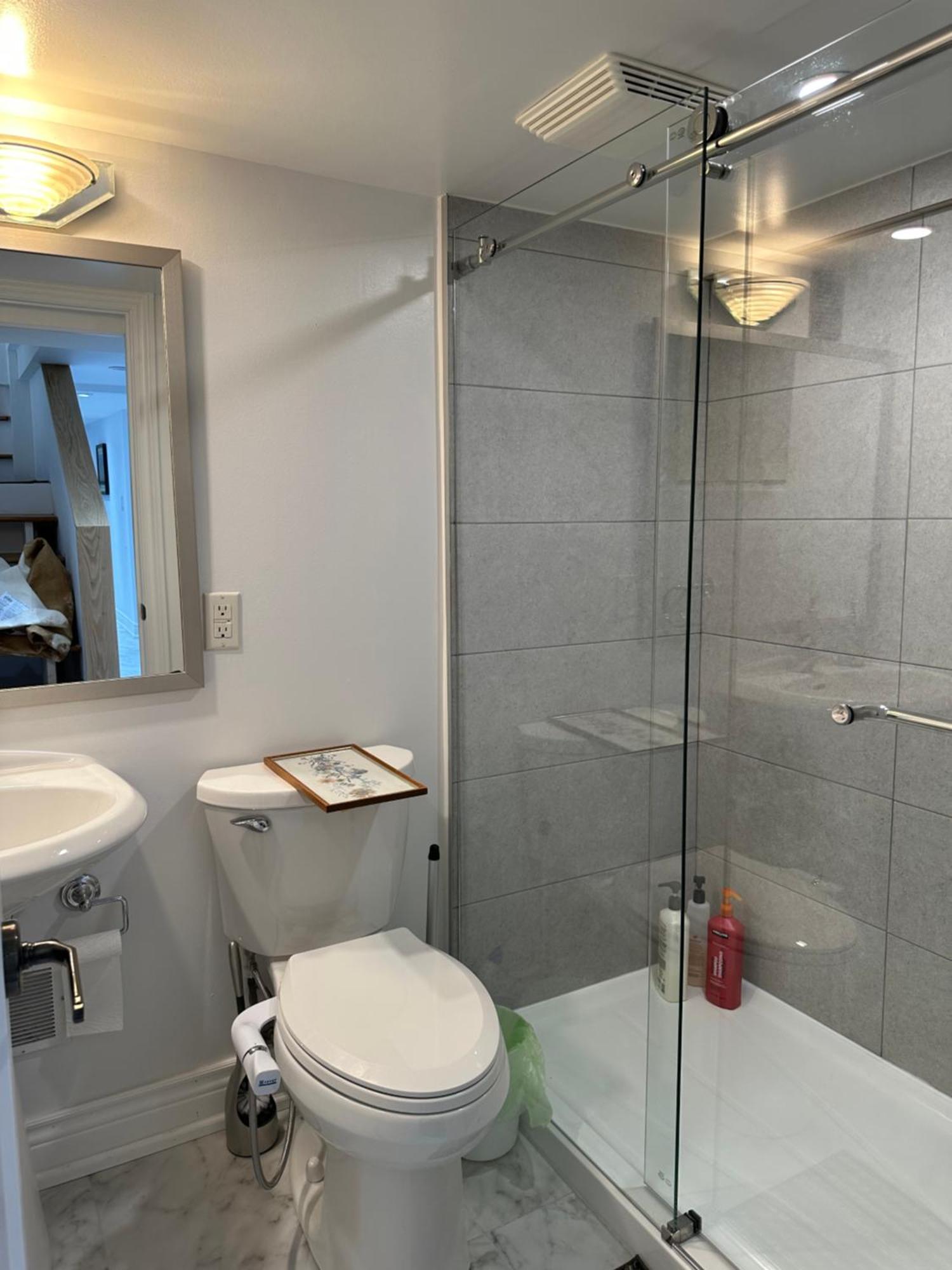 Double Bedroom On Up Or 3 Bedrooms In Basement Near Eglinton Subway Station Toronto Exteriér fotografie