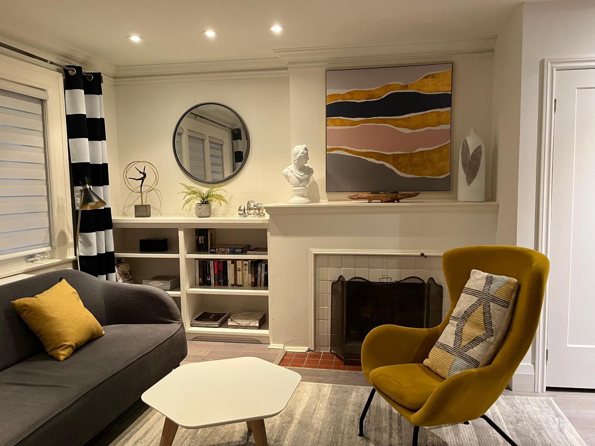Double Bedroom On Up Or 3 Bedrooms In Basement Near Eglinton Subway Station Toronto Exteriér fotografie