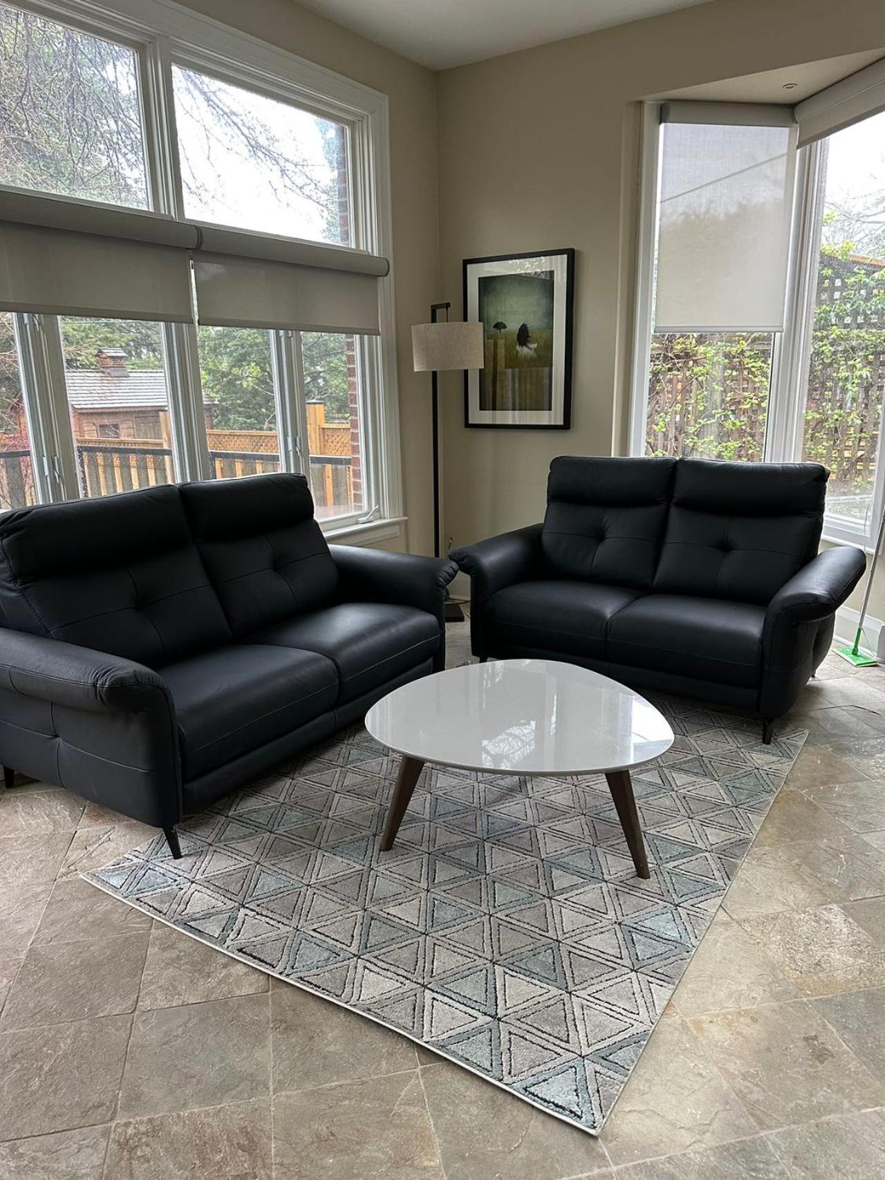 Double Bedroom On Up Or 3 Bedrooms In Basement Near Eglinton Subway Station Toronto Exteriér fotografie