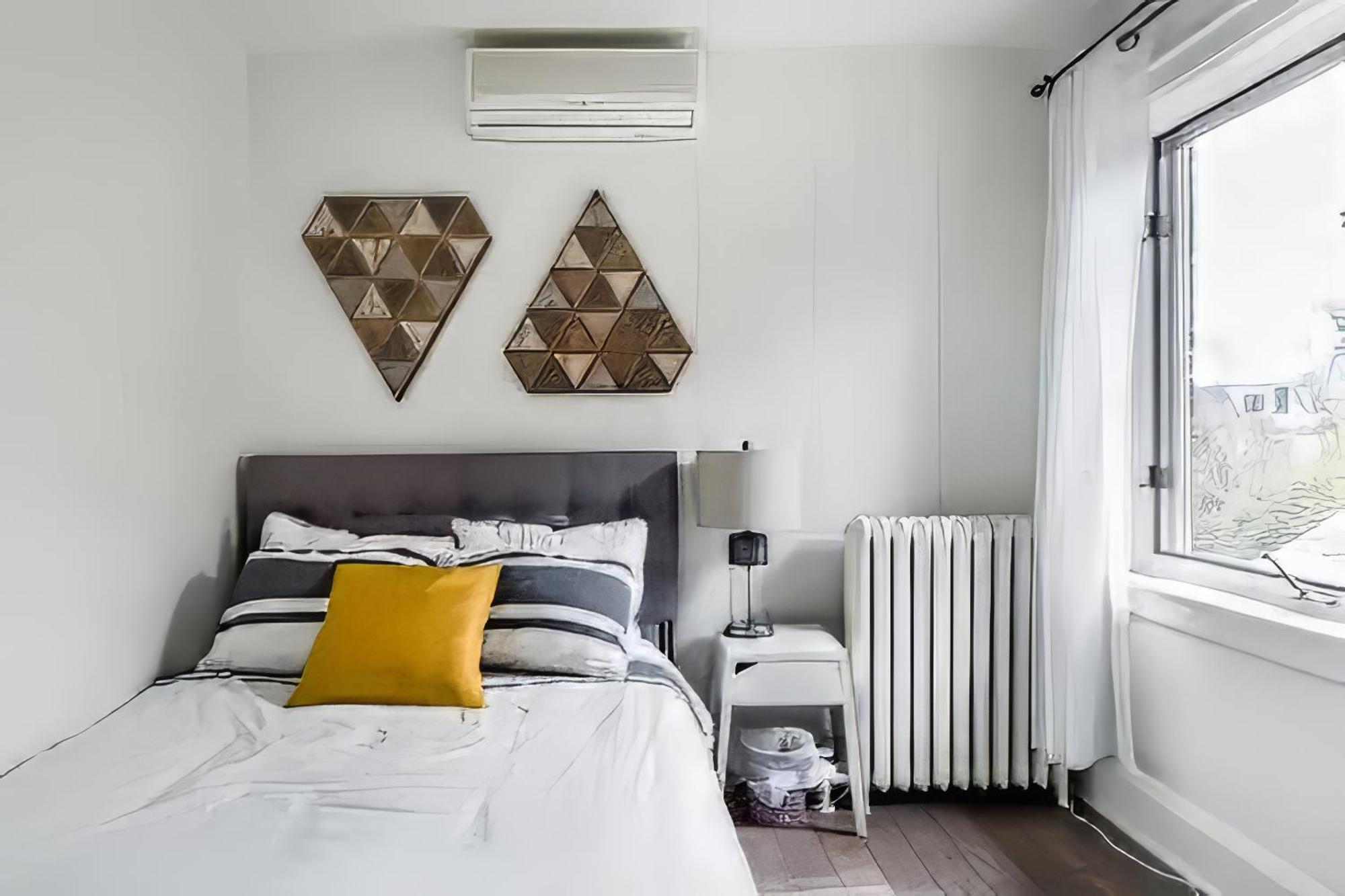 Double Bedroom On Up Or 3 Bedrooms In Basement Near Eglinton Subway Station Toronto Exteriér fotografie