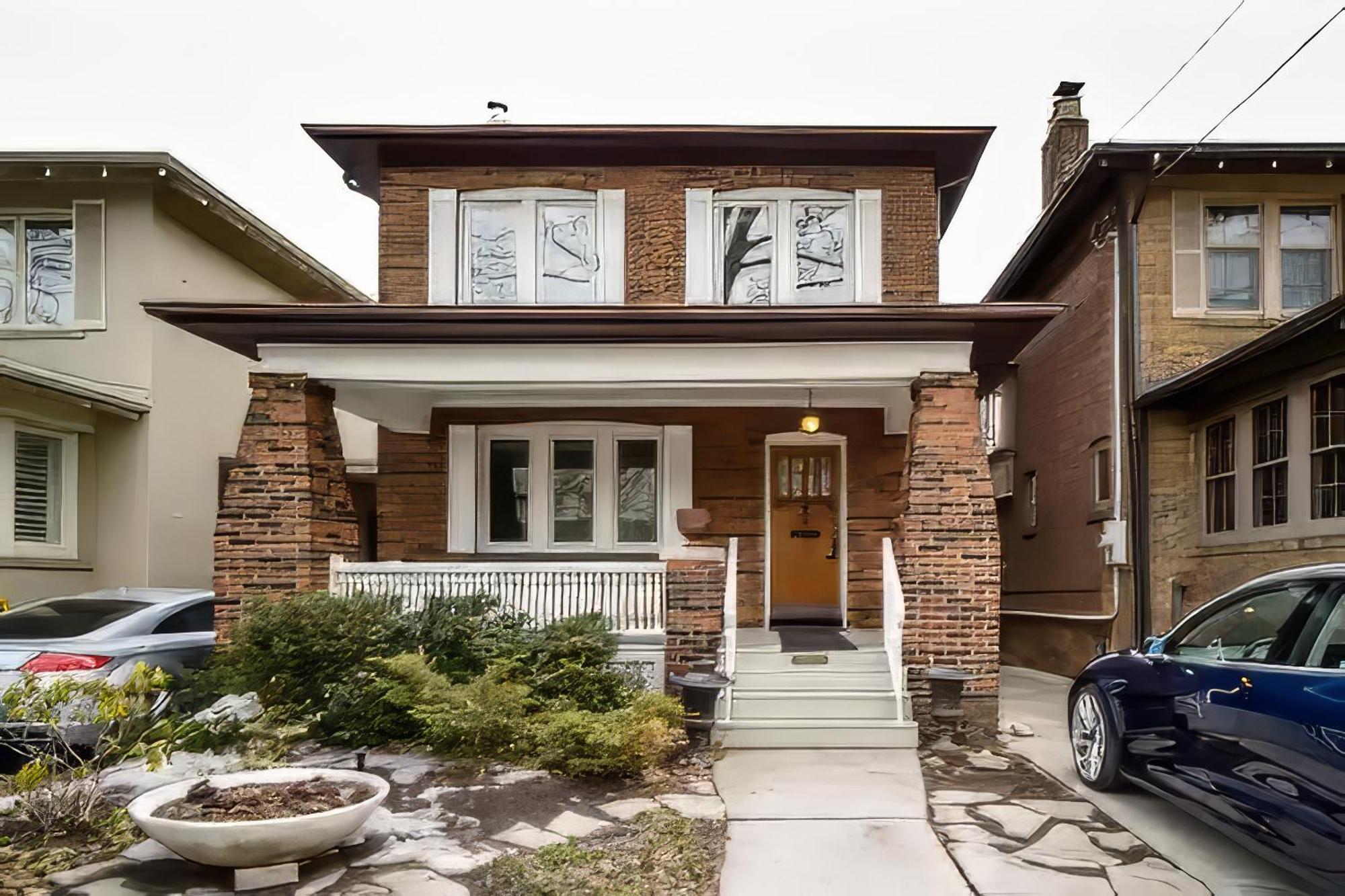 Double Bedroom On Up Or 3 Bedrooms In Basement Near Eglinton Subway Station Toronto Exteriér fotografie