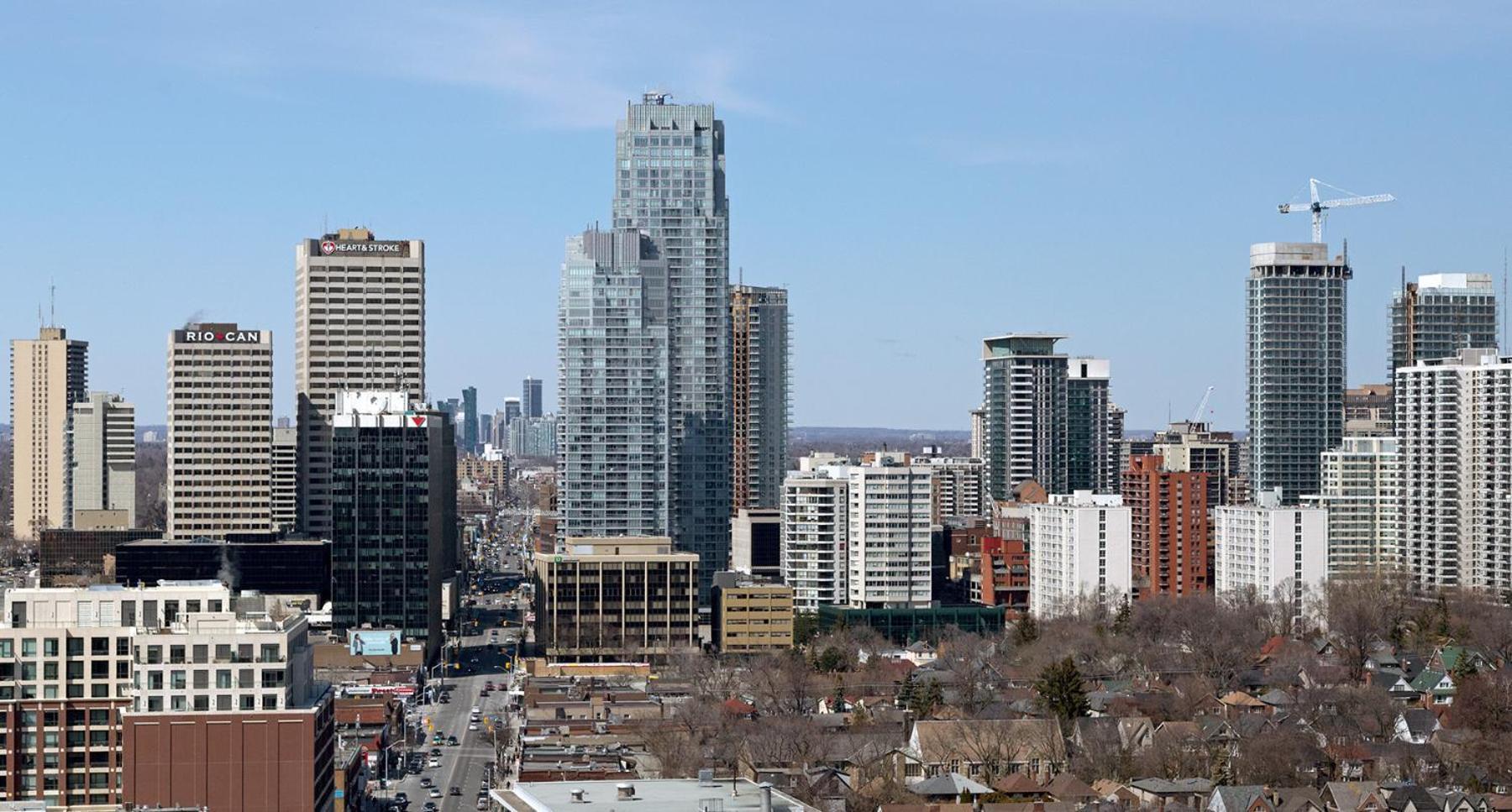 Double Bedroom On Up Or 3 Bedrooms In Basement Near Eglinton Subway Station Toronto Exteriér fotografie